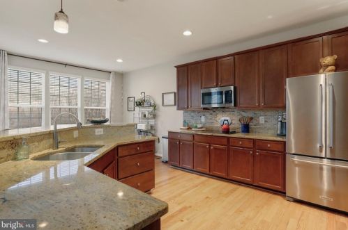 95 Butler St, Charles Town WV  25414-5566 exterior