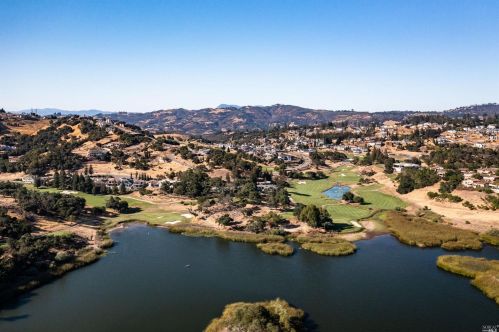 3793 Skyfarm Dr, Santa Rosa, CA 95403-0993