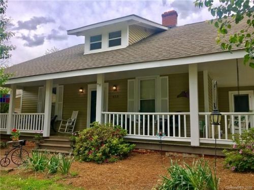 653 Stockton St, Statesville, NC 28677-4134