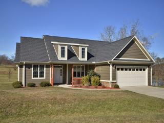 77 Black Iron Ln, Hendersonville, NC 28792-3309