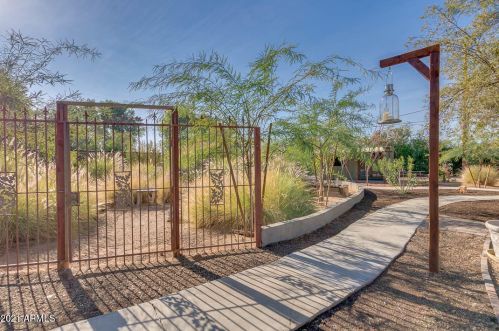 7125 Paradise Dr, Scottsdale AZ 85254-4735 exterior