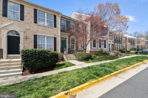 1307 Vintage Pl, Herndon, VA 20194-1027
