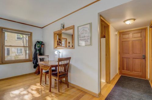 3464 Dousman St, Milwaukee, WI 53212-1755