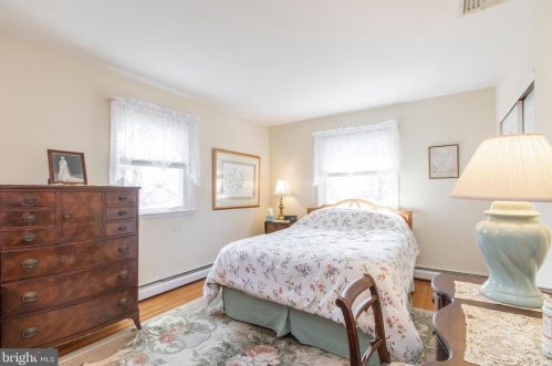 1640 Cavan Dr, Dresher PA  19025-1210 exterior