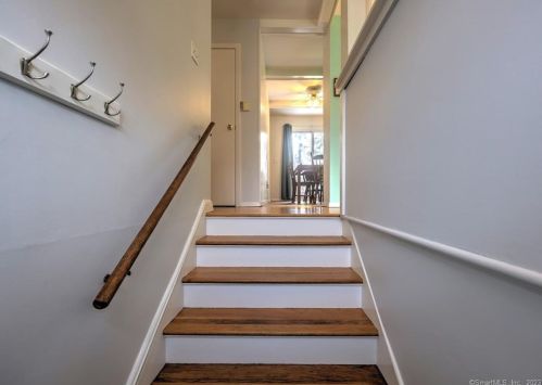 25 Wayne Rd, Milford CT  06460-3843 exterior