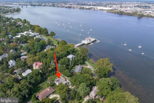 116 Howard St, Riverton NJ  08077-1328 exterior