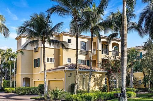 2854 Tiburon Blvd, Naples, FL 34109-3624