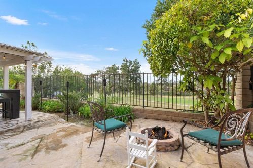 1446 Golfcrest Pl, Vista CA 92081-9002 exterior