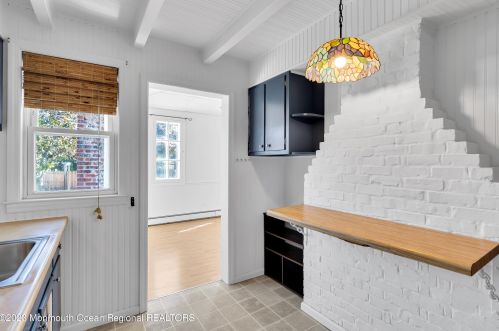 45 Washington Ave, Leonardo NJ  07737-1411 exterior