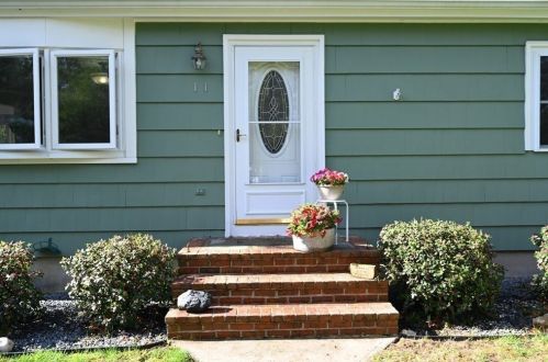 11 Soule St, Plympton, MA 02367-1005