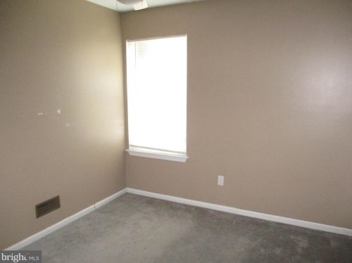 208 Highland Blvd, New Castle, DE 19720-6958