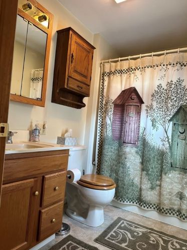 317 Lincoln Ave, Grove City PA  16127-1839 exterior