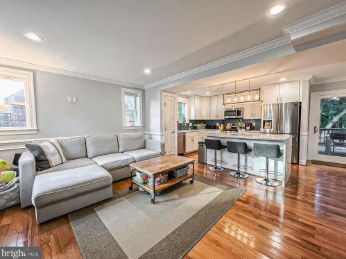 2935 Summerfield Rd, Falls Church, VA 22042-1961