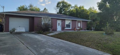 3707 11th St, Lehigh Acres, FL 33976-2817