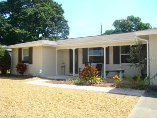 6327 Colonial Dr, Sarasota, FL 34231-5825