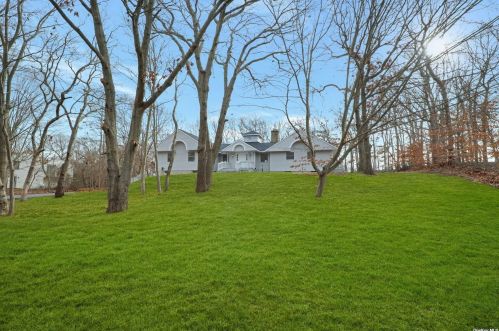 23 Baiting Dr, Baiting Hollow, NY 11933-1400