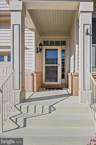 6012 Piney Grove Way, Gainesville, VA 20155-6670
