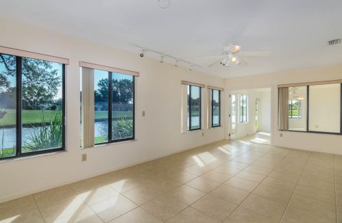 1295 Continental Ave, Melbourne FL 32940-6702 exterior