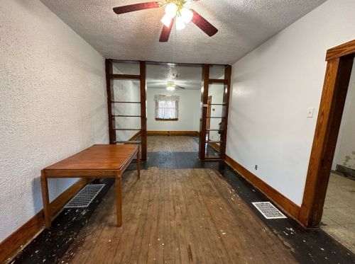 1242 Taylor Ave, New Kensington PA  15068-5531 exterior