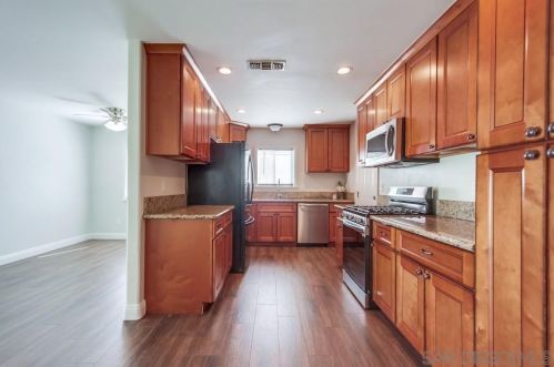 662 Michael St, Oceanside CA  92057-3504 exterior