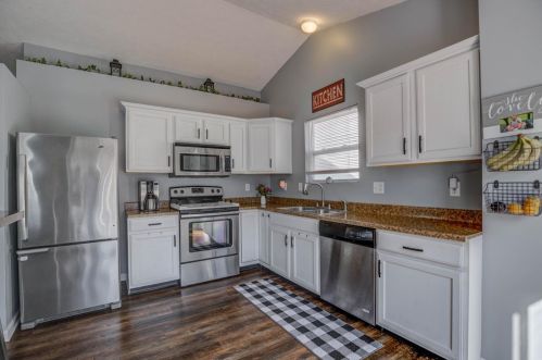 2003 Kenway Pl, Liberty Township, OH 45044