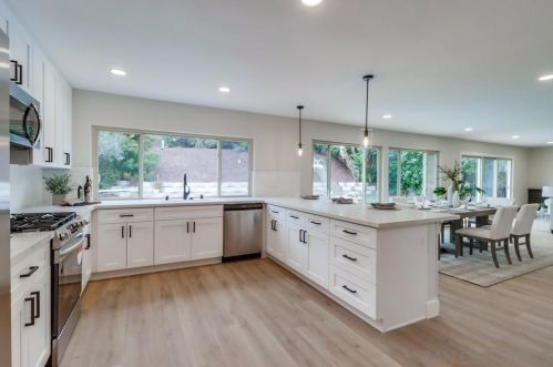 6319 Lake Athabaska Pl, San Diego CA  92119-3526 exterior