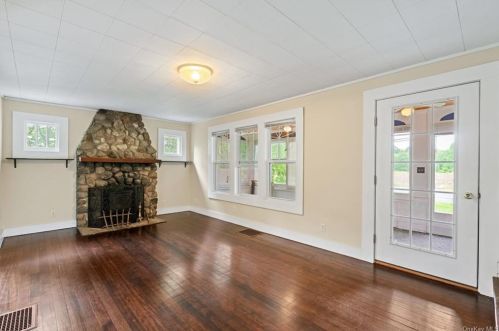 2450 State Route 208, Walden NY  12586-2801 exterior