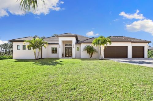 631 25th St, Naples FL  34120-1843 exterior
