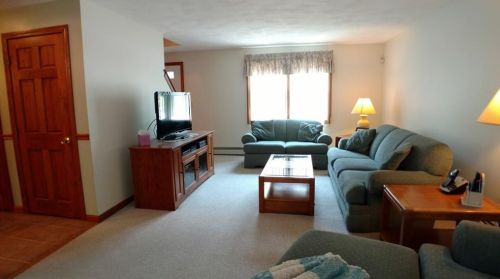 3 Gale Ct, North Providence RI  02904-1035 exterior