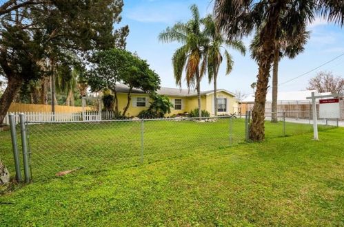 7114 Fair Ln, Port Richey, FL 34667-1022