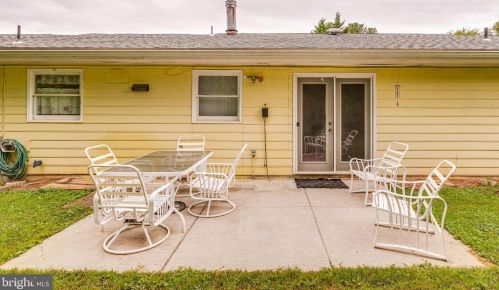 533 Morison St, Charles Town WV  25414-1144 exterior