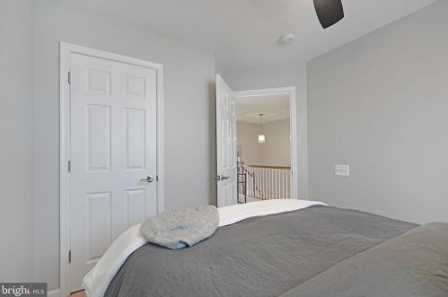 8231 Singleleaf Ln, Lorton VA  22079-5634 exterior
