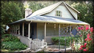 126 Woodside Ct, Johnson City, TN 37615-3216