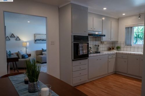 1554 Claycord Ave, Concord CA  94521-2214 exterior