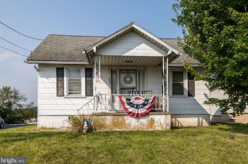 1034 Philadelphia Ave, Gilbertsville PA  19525-9511 exterior