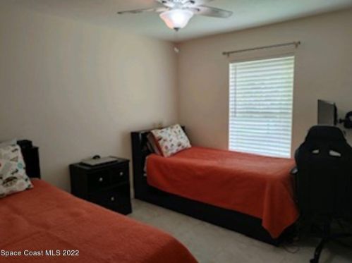 105 Larchmont Ter, Sebastian, FL 32958-6261