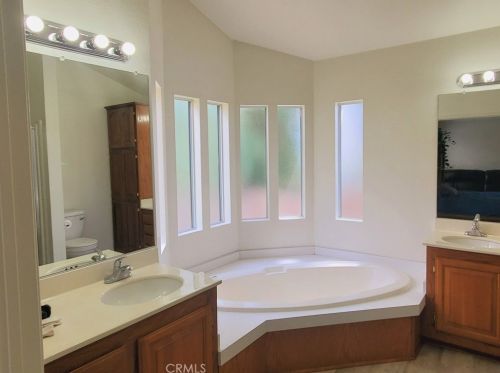20077 Summit View Ct, Santa Clarita CA  91351-5709 exterior
