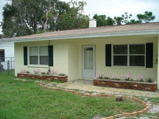 205 Pecan Ln, Nokomis, FL 34275-2048