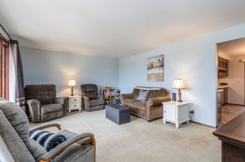 351 Skyline Blvd, Green Bay, WI 54302-3335