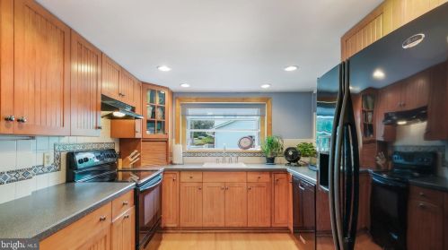 504 Hill Ave, Langhorne PA  19047-3949 exterior