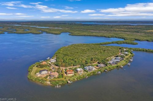 2381 Oleander St, Saint James City FL  33956-2074 exterior