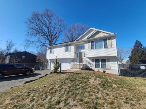 423 Oakland Beach Ave, Warwick, RI 02889-9007