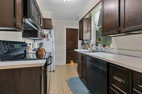 2620 10th Ave, Beaver Falls PA  15010-3711 exterior