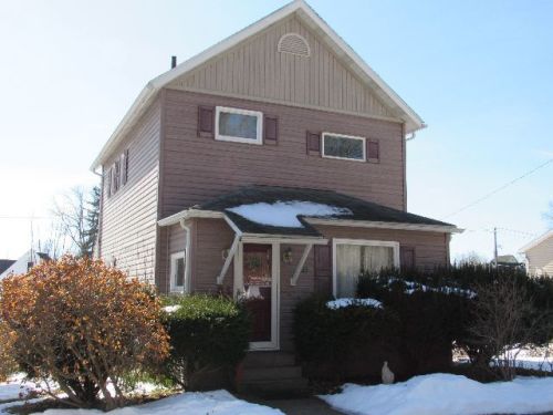 122 Chestnut St, Kane, PA 16735-1602