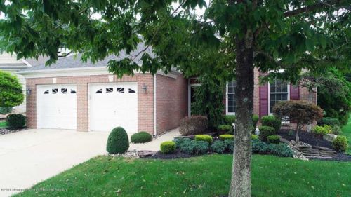 39 Crooked Stick Rd, Jackson Twp, NJ 08527-4032