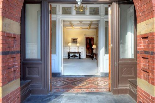 30 Red Cross Ave, Middletown RI 02840-3353 exterior