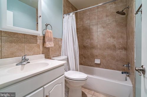 23 Yorktown Ct, Blue Bell PA exterior