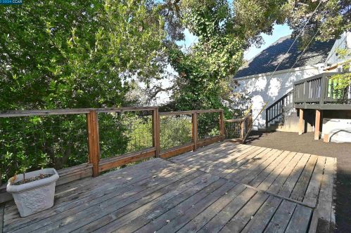 122 El Toyonal, Orinda CA  94563-2133 exterior