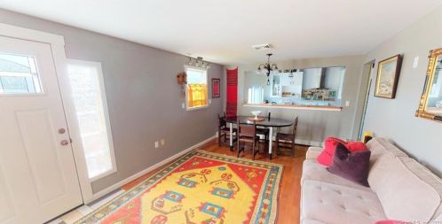 170 Giddings Ave, Windsor CT 06095-3743 exterior