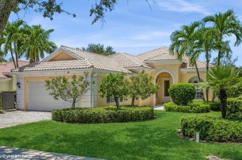 170 Euphrates Cir, West Palm Beach, FL 33410-2184